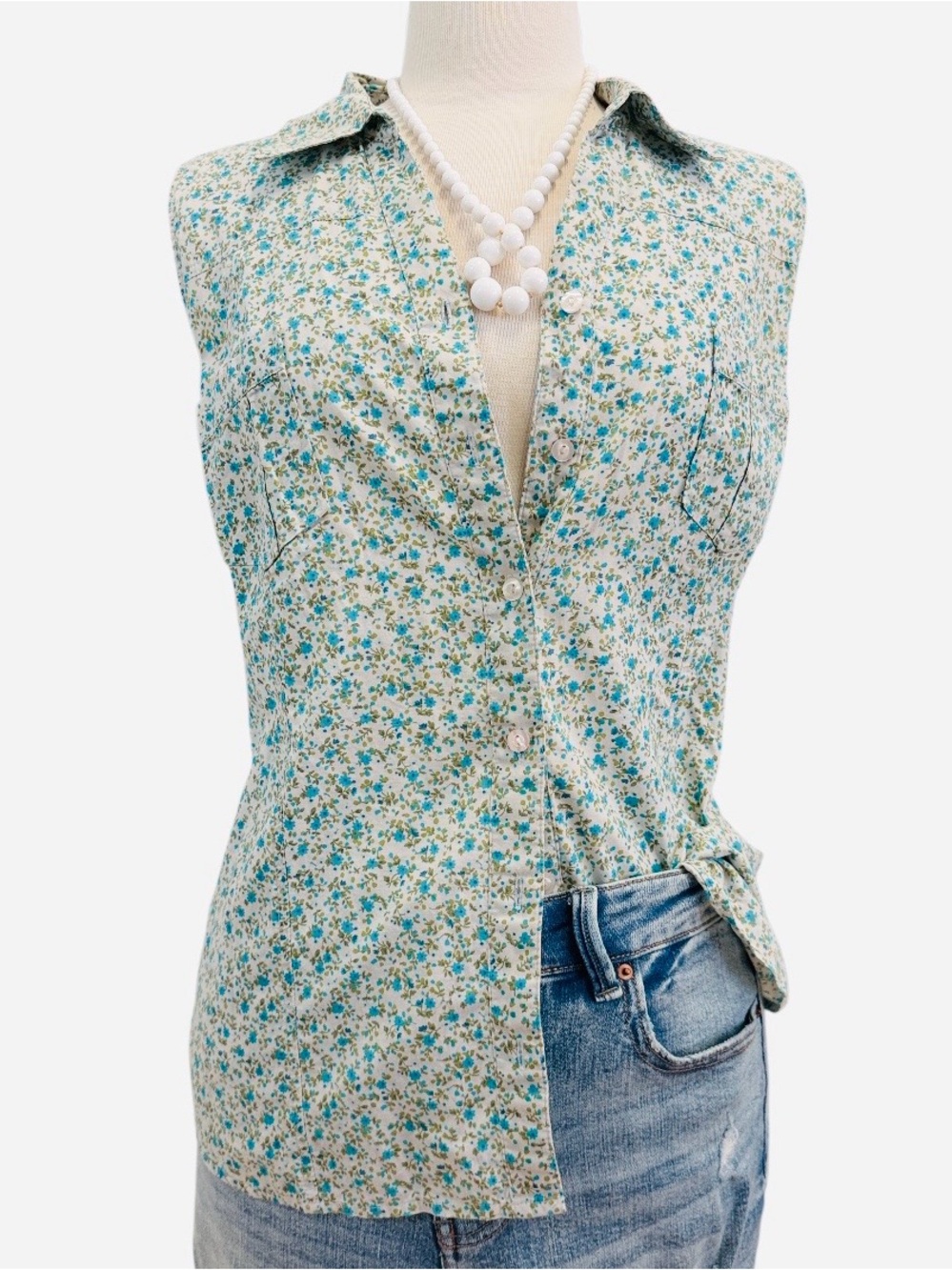 St. John's Bay Sleeveless Floral Button-Front Top in Blue and Cream